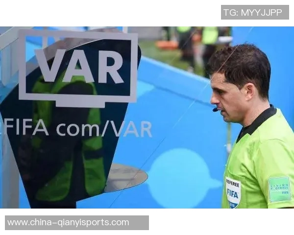 裁判技术人员解析巴黎第二球争议VAR未介入原因令人信服 裁判技术人员解析巴黎第二球争议VAR未介入原因令人信服